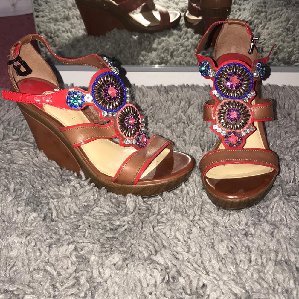 Super cute wedges!! ❤️